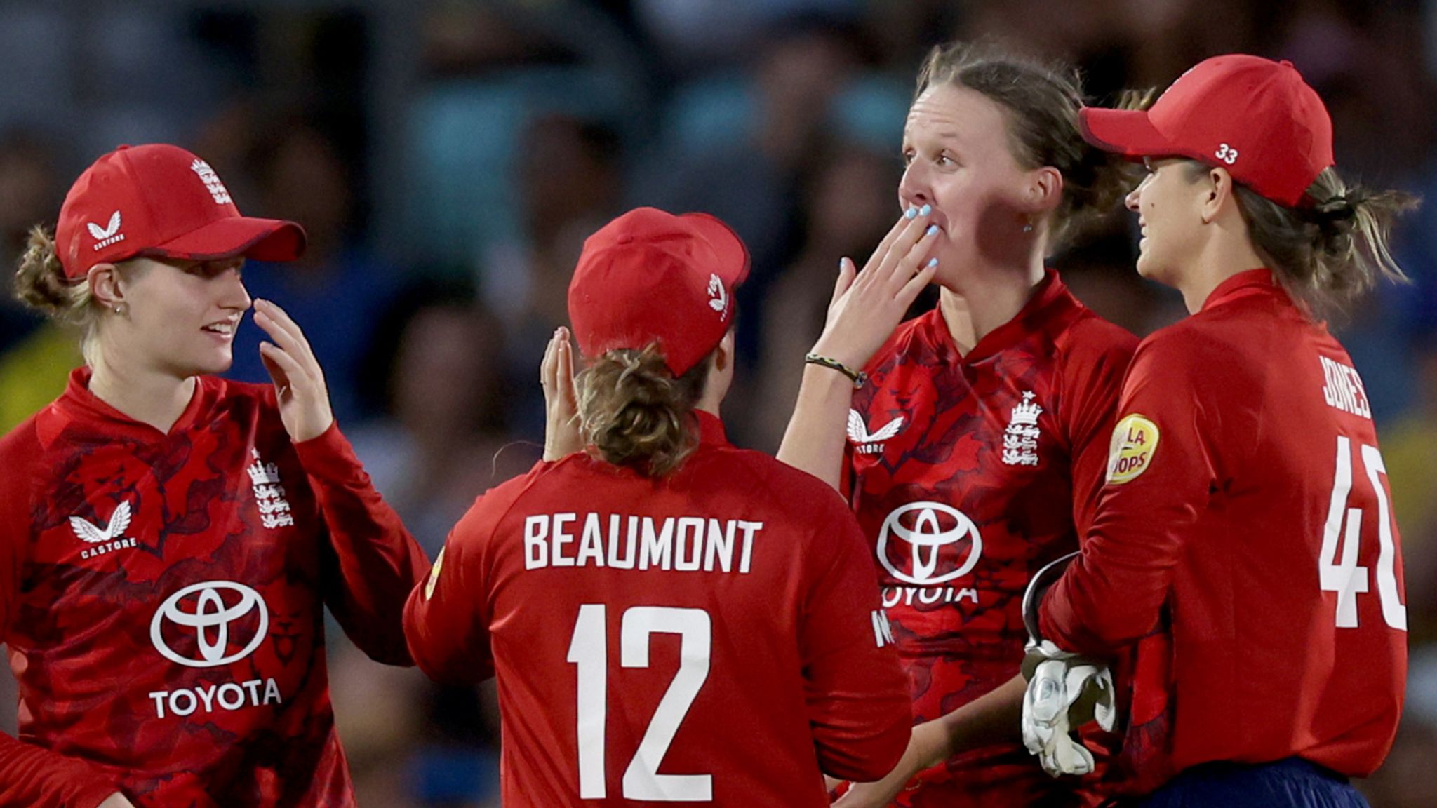 England vs India: Hosts hold on for narrow five-run victory in thrilling third women's T20 international at Kia Oval