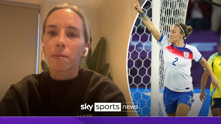 Jordan Nobbs on Lucy Bronze
