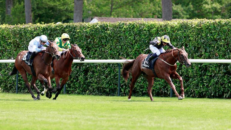 Arabie (J. Crowley) wins Prix du Bois Longines- Fonds Europ..en de l'Elevage Gr. 3 in Chantilly, France 16/06/2024, photo: Zuzanna Lupa