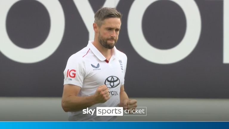 WOAKES RAHUL WKT