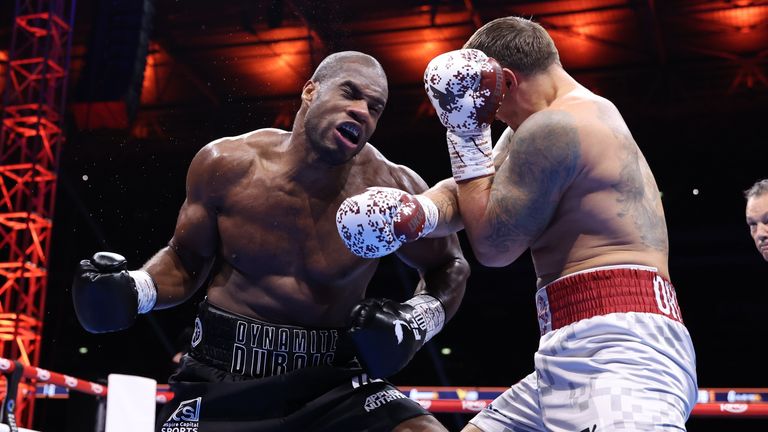 Usyk Lands Puntiring Shots in DuBois (Foto: Leigh Dawney/Queensberry)