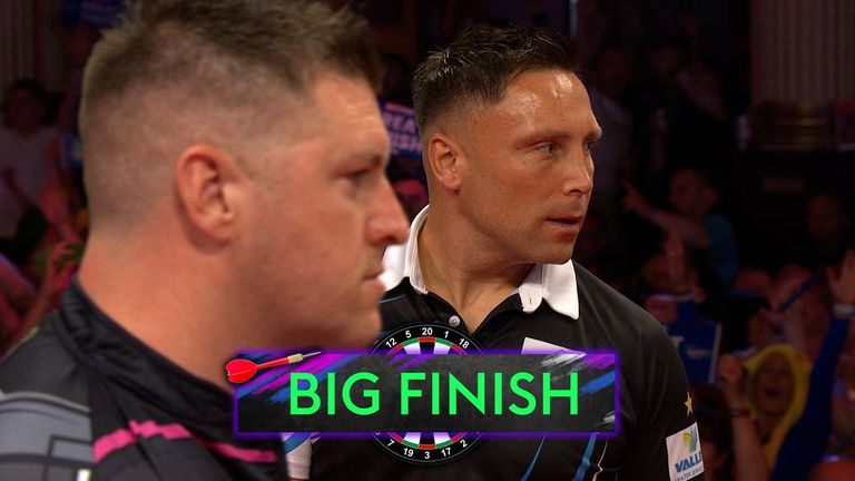 Daryl Gurney, dünya eşleştirme oyununda Gerwyn Price üzerindeki boşluğu kapatırken 150'i ustalıkla çıkardı.