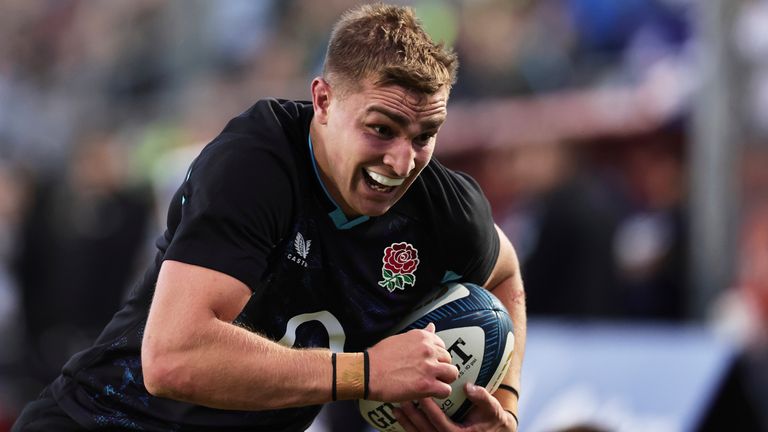 England's Jack van Poortvliet runs to score a try during a rugby test against Argentina in San Juan, Argentina, Saturday, July 12, 2025. (AP Photo/Nicolas Aguilera)