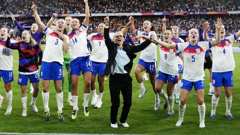England players celebrate their victory over Spain in the Euro 2025 final