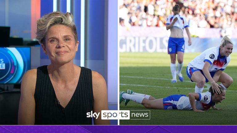 Sue Smith explains how Ella Toone put England 4-0 up against the Netherlands at Euro 2025.
