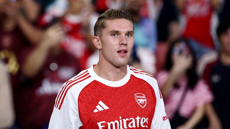 Arsenal presented new £63.5m striker Viktor Gyokeres to the Singapore crowd before kick-off