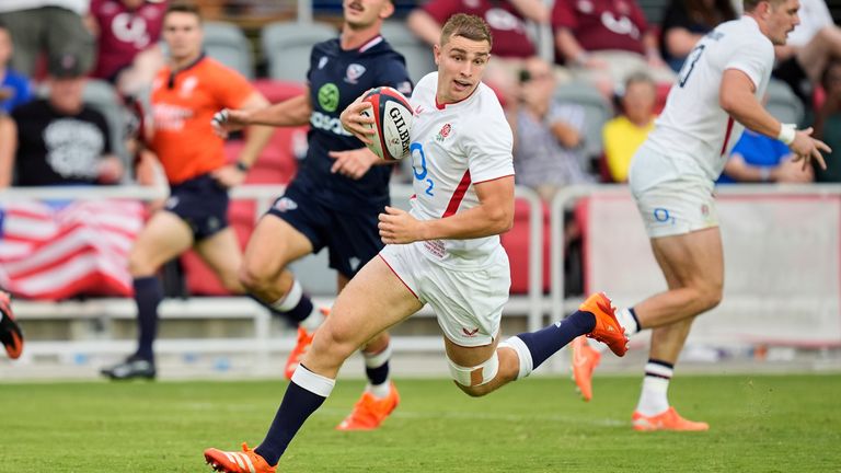 İngiltere'den Jack Van Poortvliet, 19 Temmuz 2025 Cumartesi günü Washington'daki Audi Field'da İngiltere ve ABD arasındaki Erkekler Rugby Union International'da denemek için koşuyor. (AP Photo/Alex Brandon)