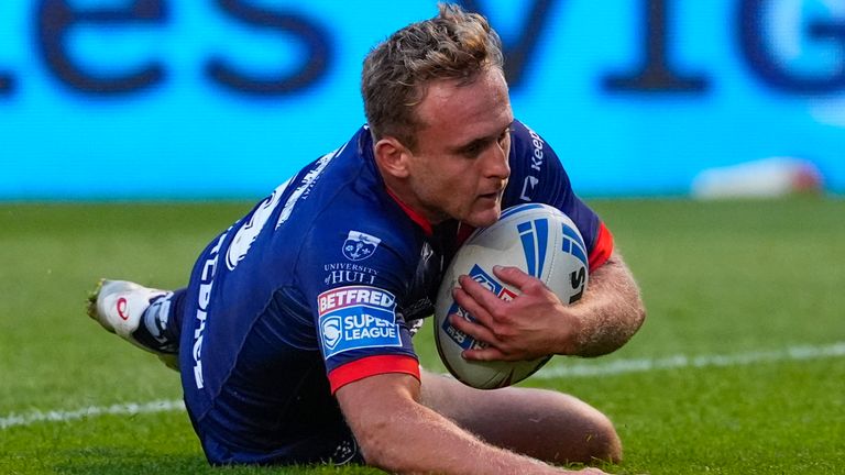 Jez Litten scores for Hull KR against Salford Red Devils