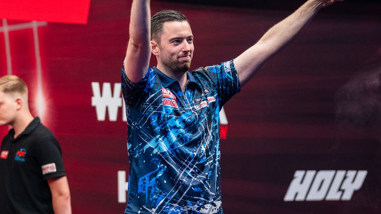 Luke Humphries survived Dart Match to progress (credit: PDC Europe)