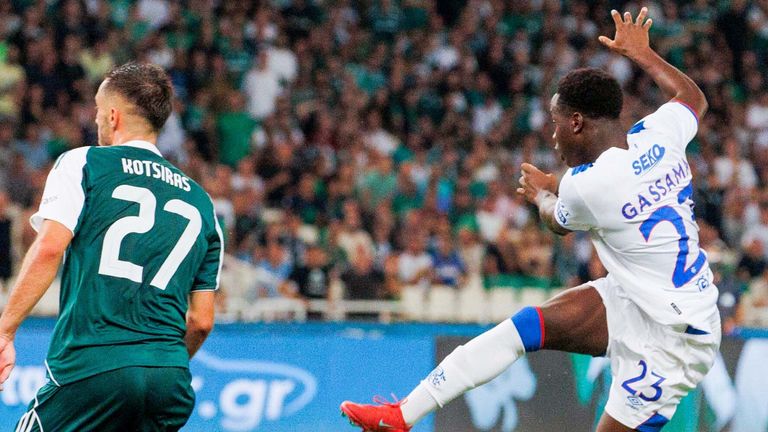 DJDD Gasama anotó unos segundos después de venir del banco de los Rangers