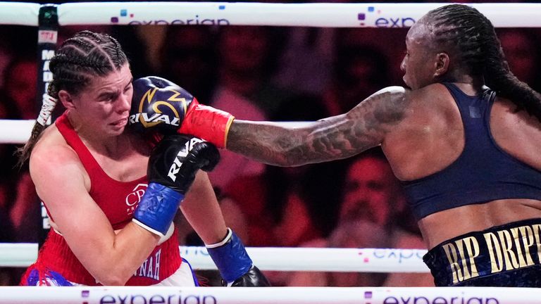 Shadasia Green snags Savannah Marshal with a jab (AP Photo/Frank Franklin II).