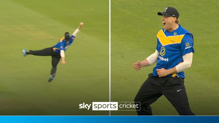 Harrison Ward pulls off a stunning catch for Sussex in the T20 Blast