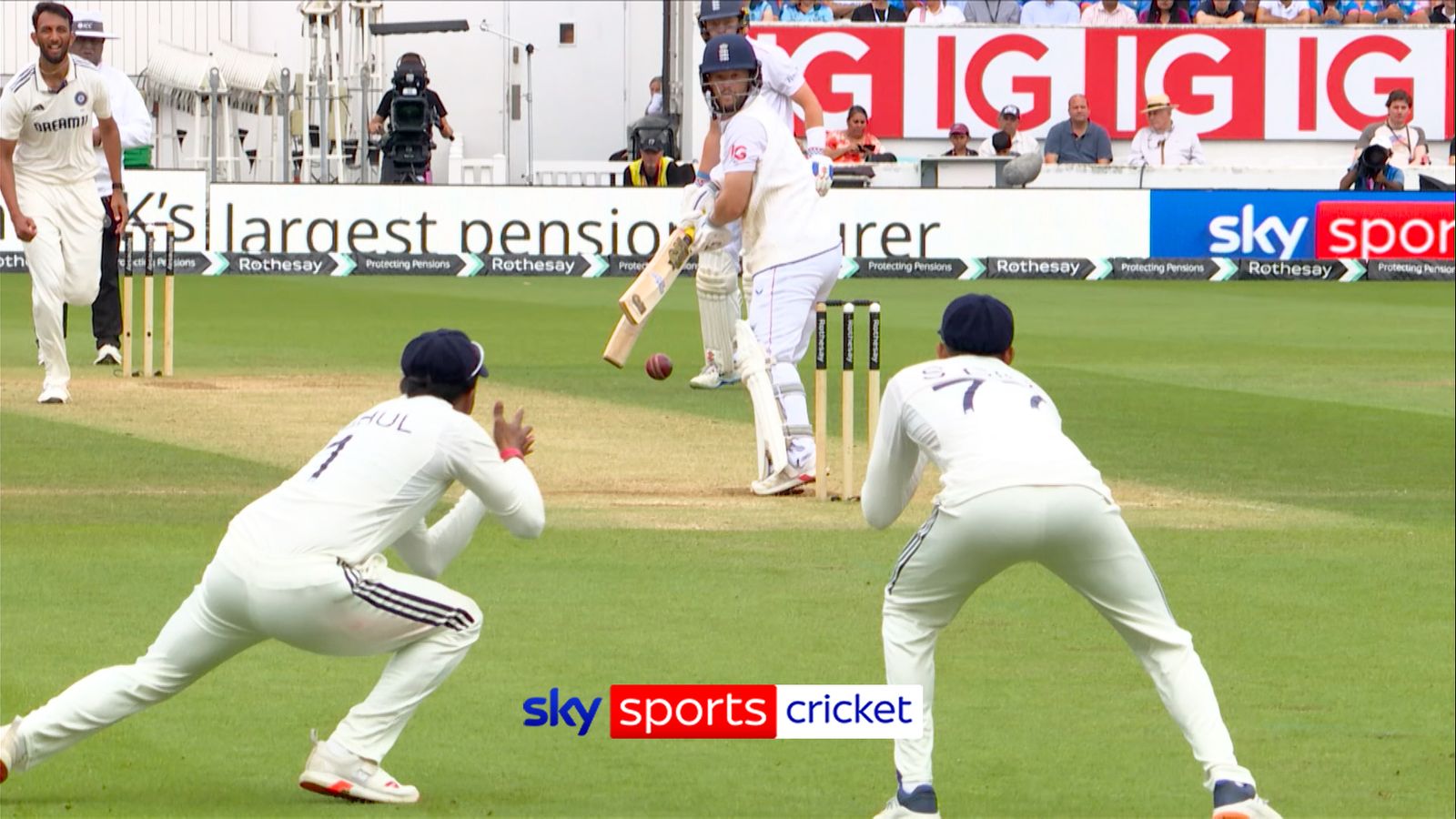 https://e0.365dm.com/25/08/1600x900/skysports-duckett-wicket_6981574.jpg?20250803115934