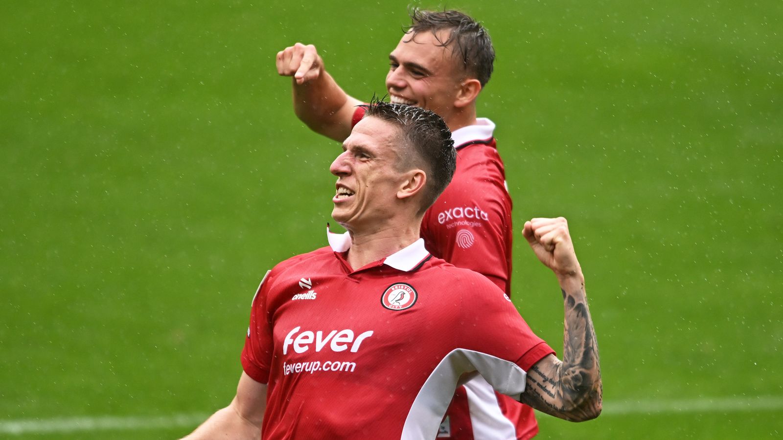 Bristol City 4-2 Hull City: Emil Riis scores twice in Robins win | Football  News | Sky Sports