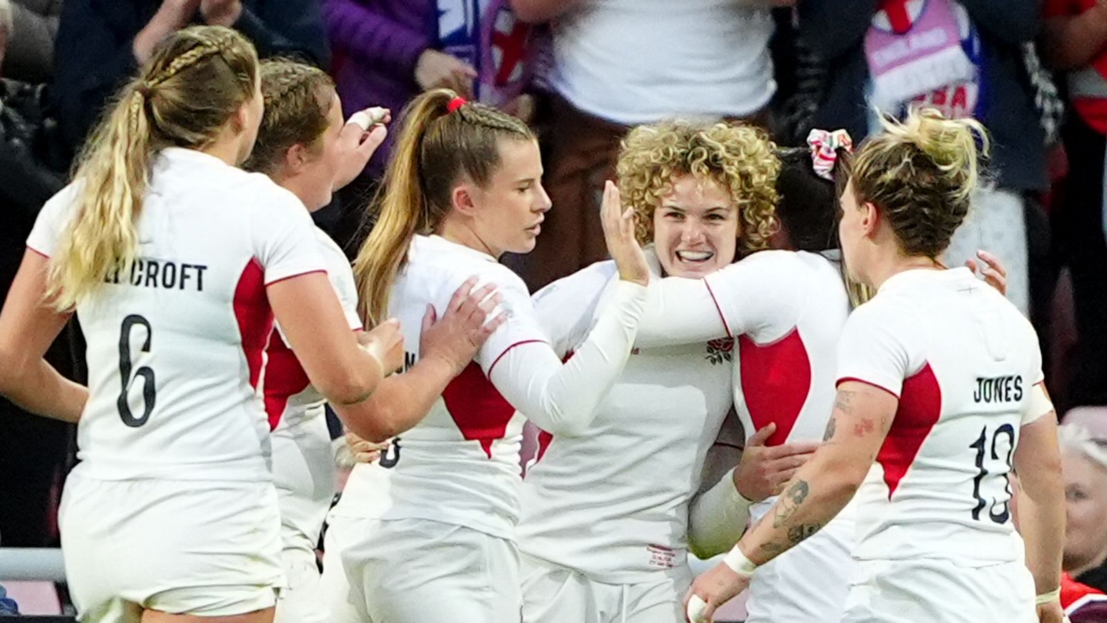 https://e0.365dm.com/25/08/1600x900/skysports-england-red-roses_6998354.jpg?20250822223652