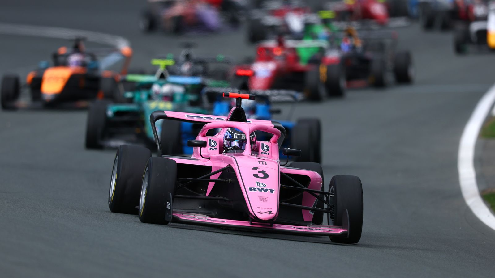 Dominant Weug wins on home soil to reignite F1 Academy title challenge
