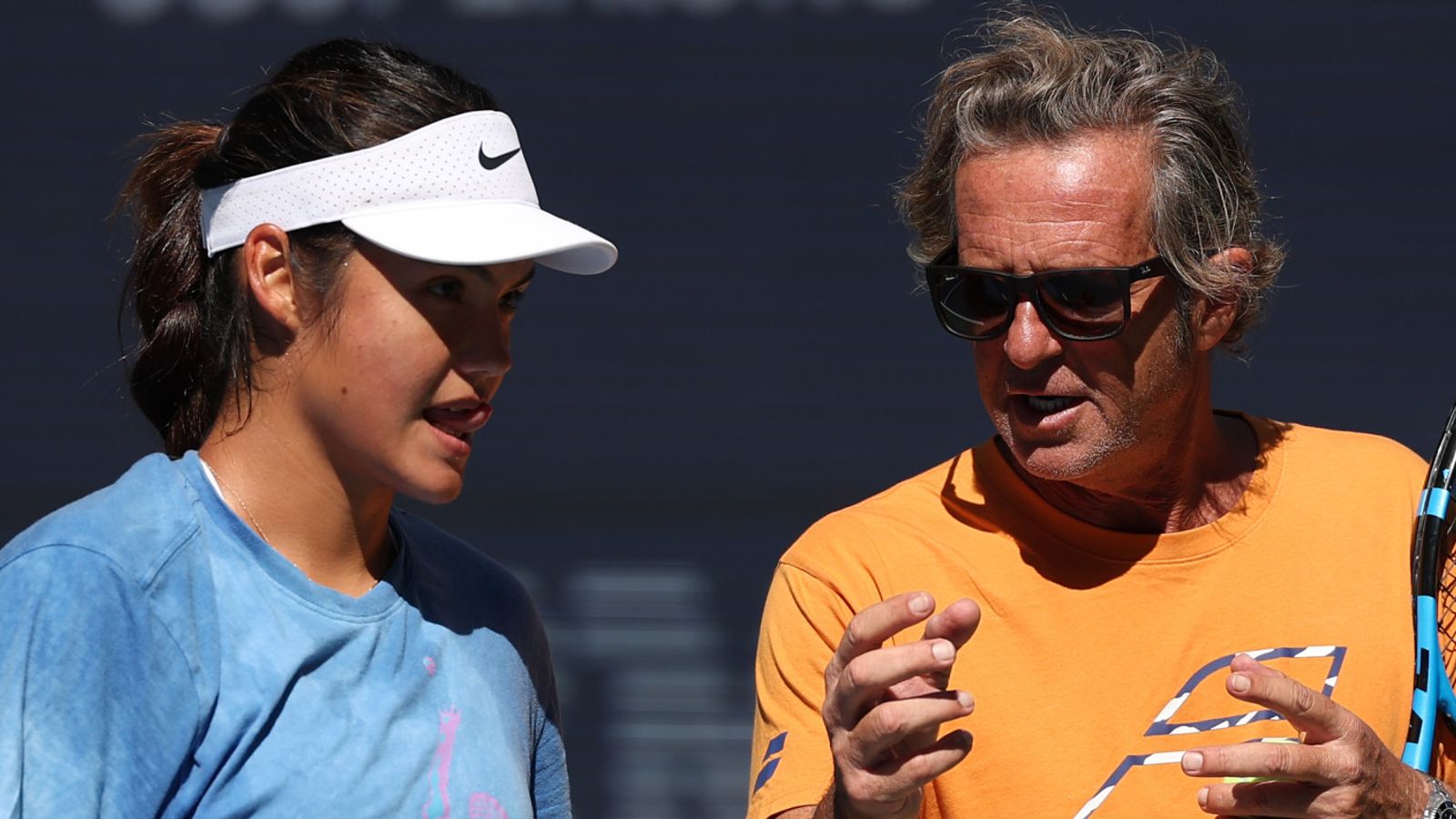 https://e0.365dm.com/25/08/1600x900/skysports-francis-roig-emma-raducanu_7000489.jpg?20250824193748
