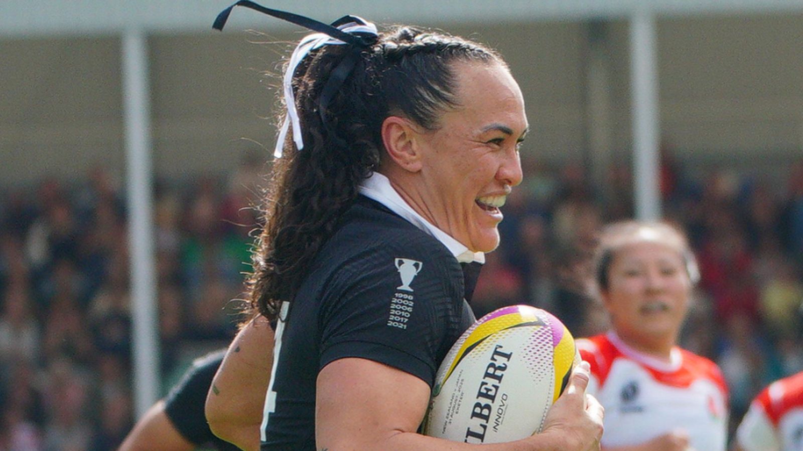 Women's Rugby World Cup: Ireland routed 40-0 by New Zealand