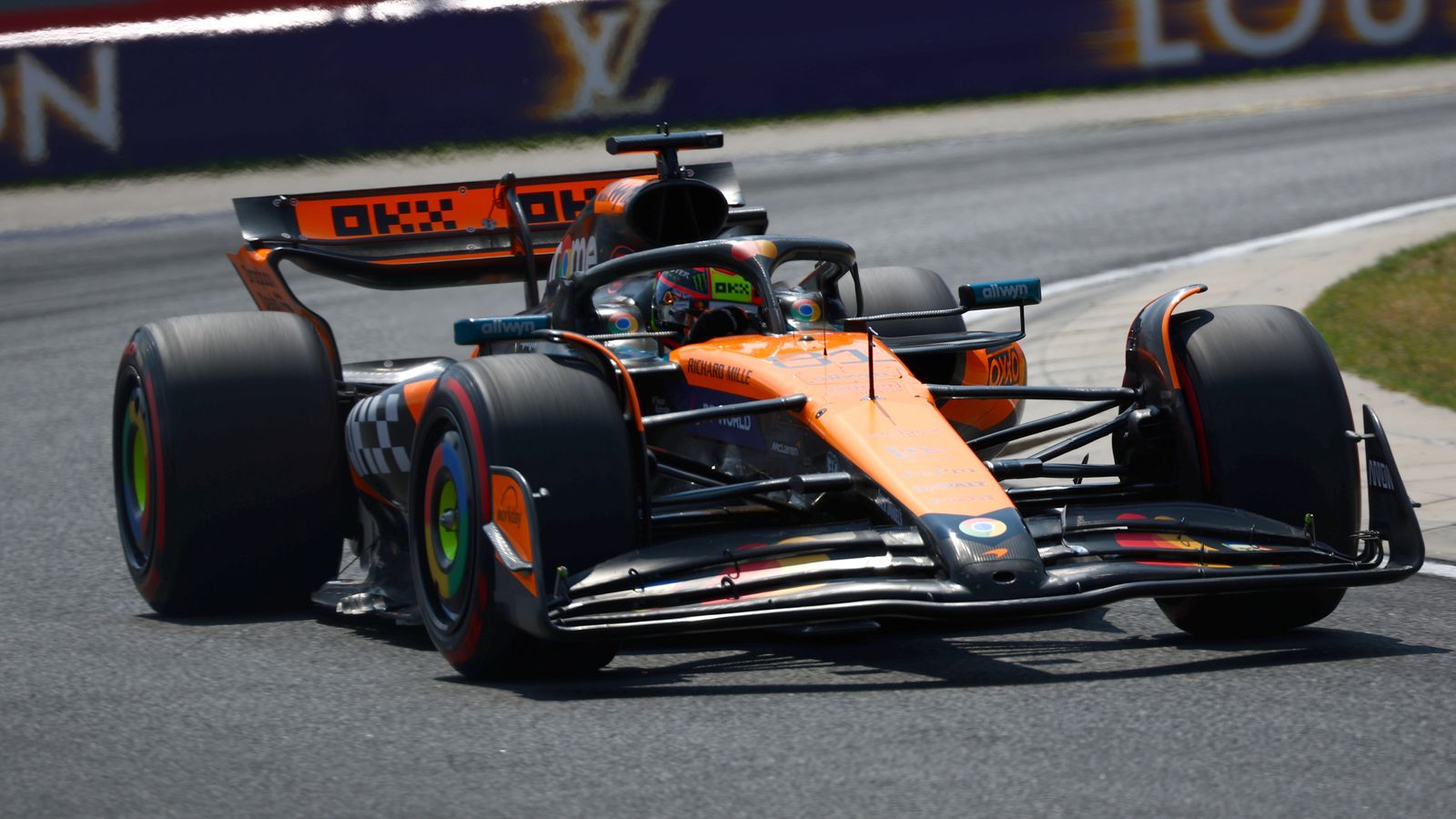 Piastri edges Norris as Verstappen struggles ahead of Hungary qualifying