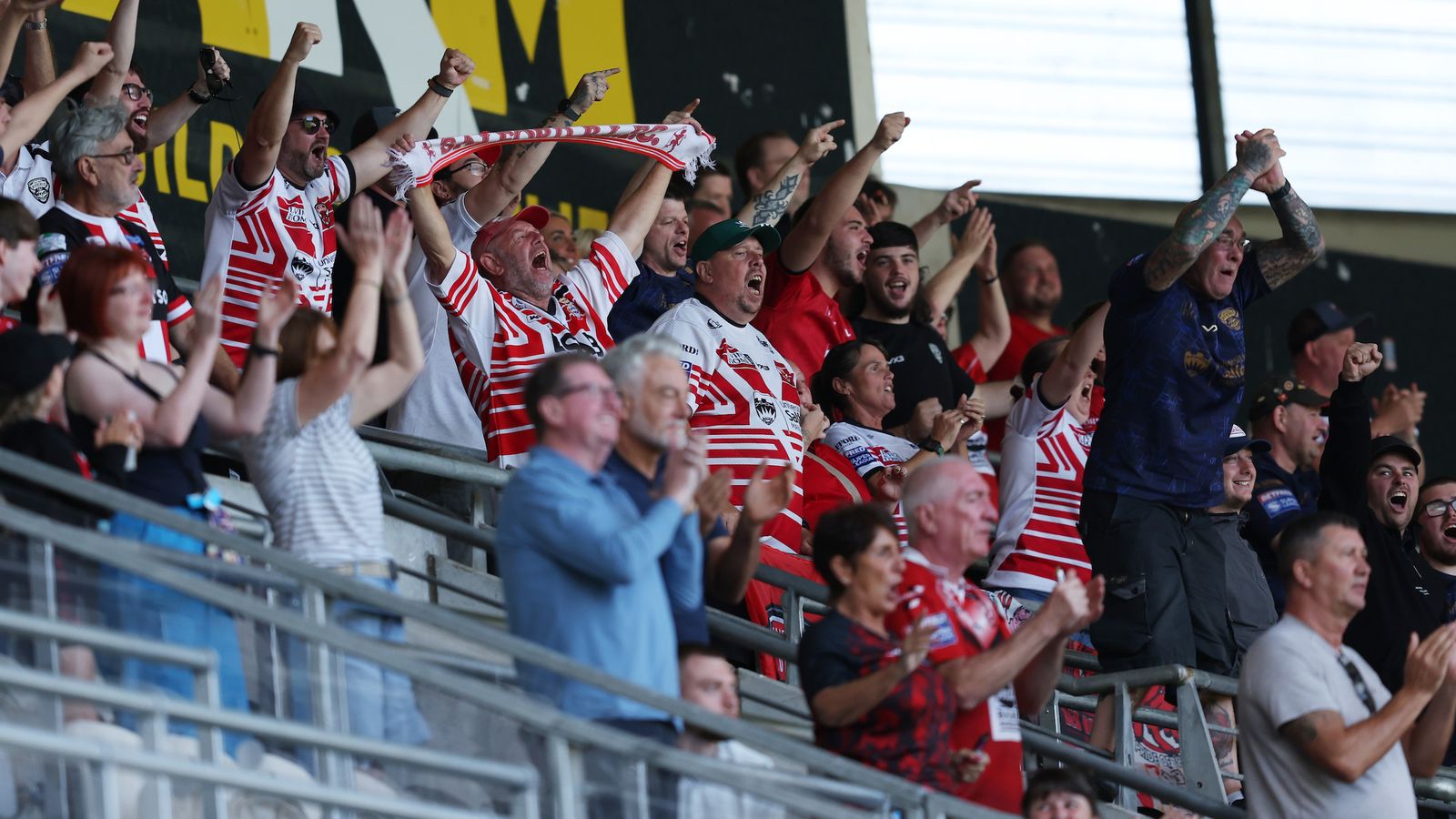 https://e0.365dm.com/25/08/1600x900/skysports-salford-red-devils_6987456.jpg?20250810165258