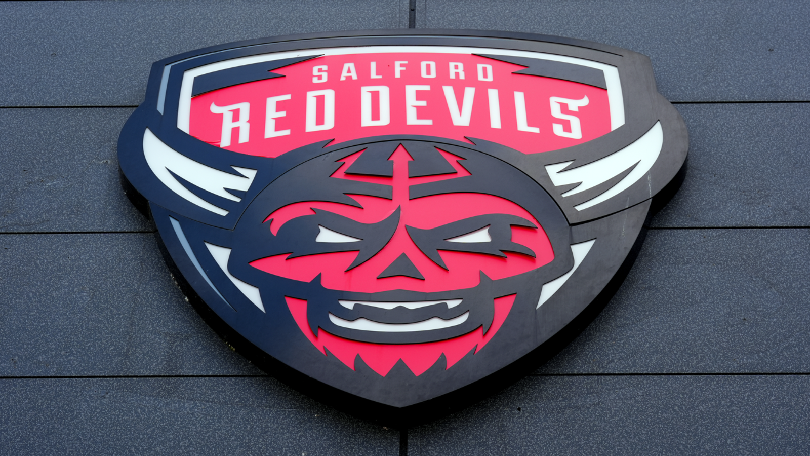 https://e0.365dm.com/25/08/1600x900/skysports-salford-red-devils_6994792.png?20250818203538