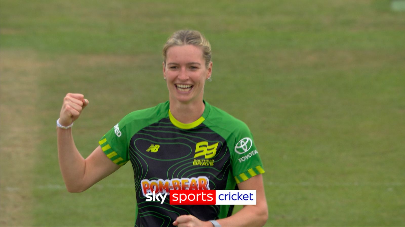 https://e0.365dm.com/25/08/1600x900/skysports-sophie-bell-cricket_6994636.jpg?20250818173718