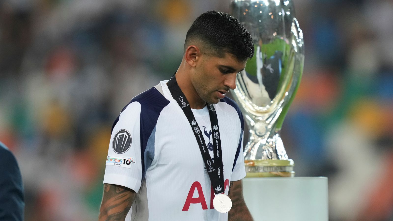 https://e0.365dm.com/25/08/1600x900/skysports-tottenham-cristiano-romero_6990190.jpg?20250813234048
