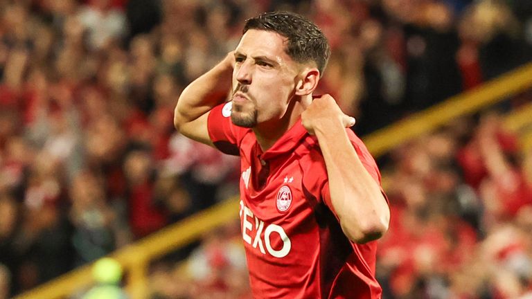 Aberdeen's Ester Sokler celebrates as he scores to make it 2-2 during against FCSB