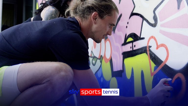 Tennis graffiti 