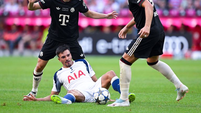 Spurs, ana kulübüne karşı ilk yarı ceza veren Joao Palhinha'ya başladı.