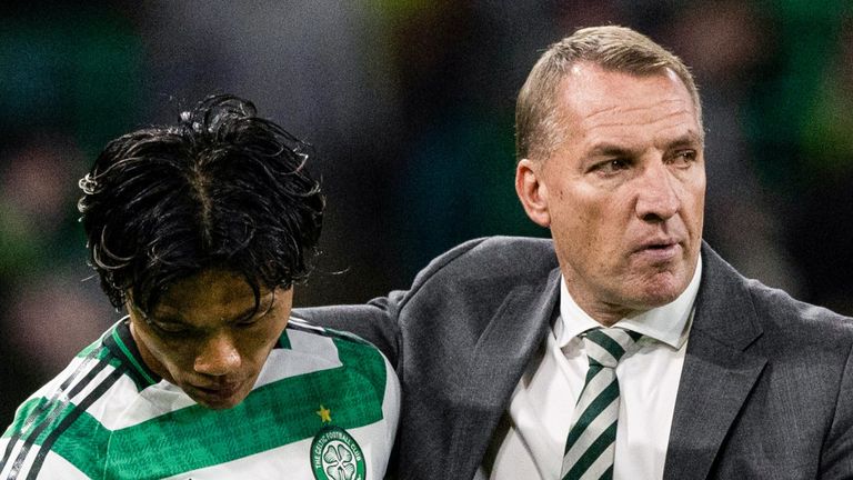  Celtic manager Brendan Rodgers (R) and Reo Hatate at full time 