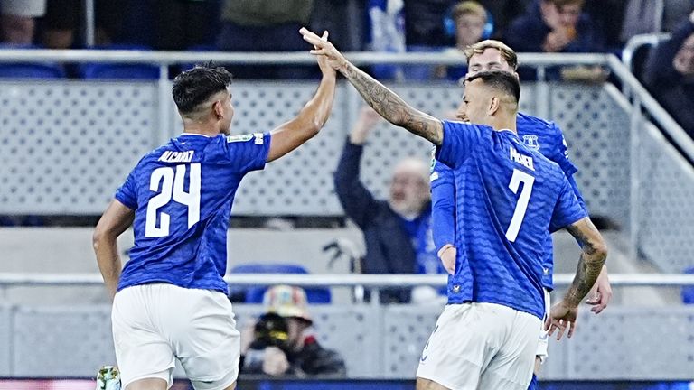 Charly Alcaraz se acurrucó para Everton.