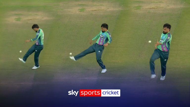 ¡Rashid Khan de Oval Adamay ha fascinado algunas habilidades de fútbol serias!