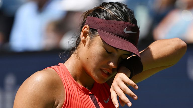 FLUSHING NY- 24 DE AGOSTO: Emma Raducanu Vs Ena Shibahara no Louis Armstrong Stadium no USTA Billie Jean King National Tennis Center em 24 de agosto de 2025 em Flushing Queens. Crédito: mpi04/MediaPunch/IPX