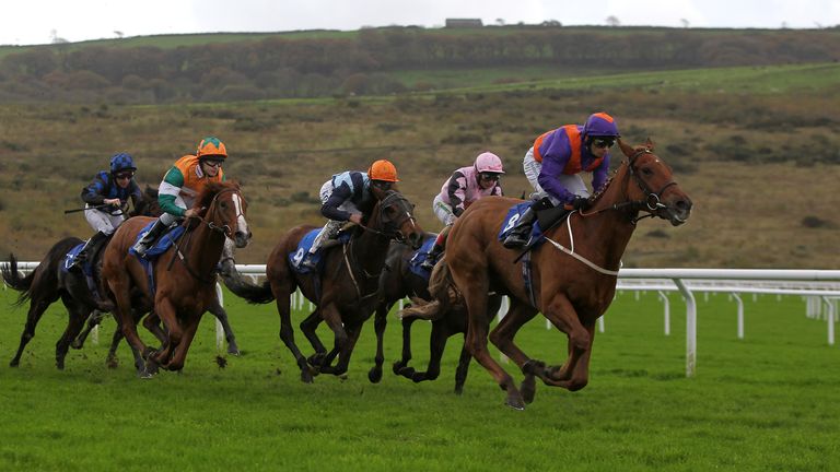 Ffos Las hosts live action on the Flat