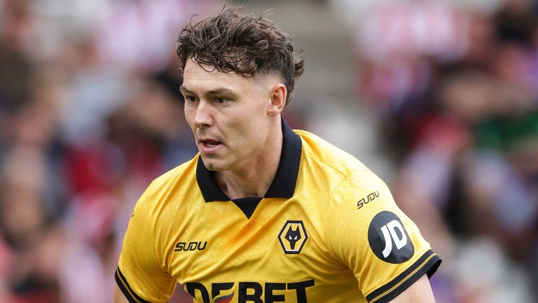 Wolves have rejected a bid from Newcastle for Jorgen Strand Larsen