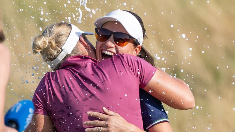 ST ALBANS, ENGLAND - AUGUST 10: Laura Fuenfstueck of Germany celebrates on hole 18 after winning the PIF London Championship at The Centurion Club on August 10, 2025 in St Albans, England.  (Photo by Jason Butler/Getty Images)