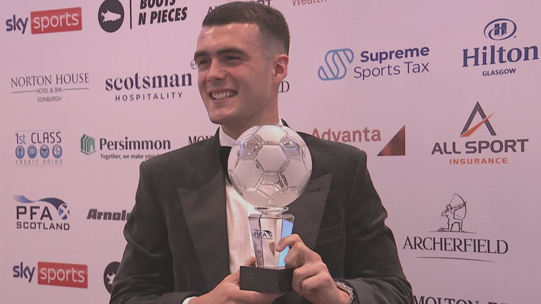 Lennon Miller ganó el jugador joven del año de PFA Scotland la temporada pasada