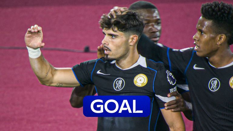 Neto puts Chelsea in front at West Ham!