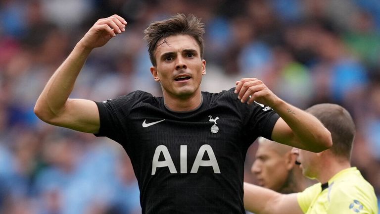 Joao Palhinha celebró después de traer Spurs 2-0 a Man City