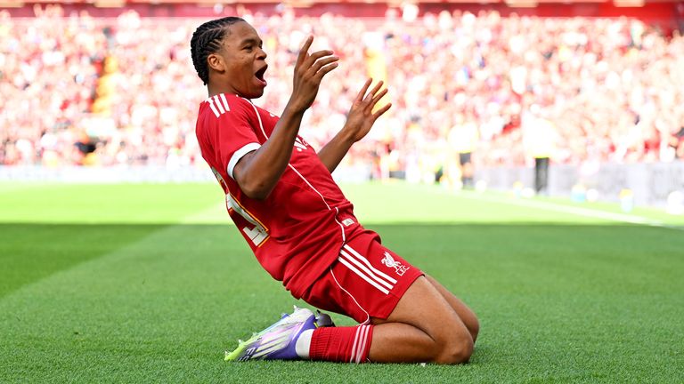 Rio Ngumoha guva vārtus un palīdzēja Liverpūles uzvaras laikā pret Athletic Club