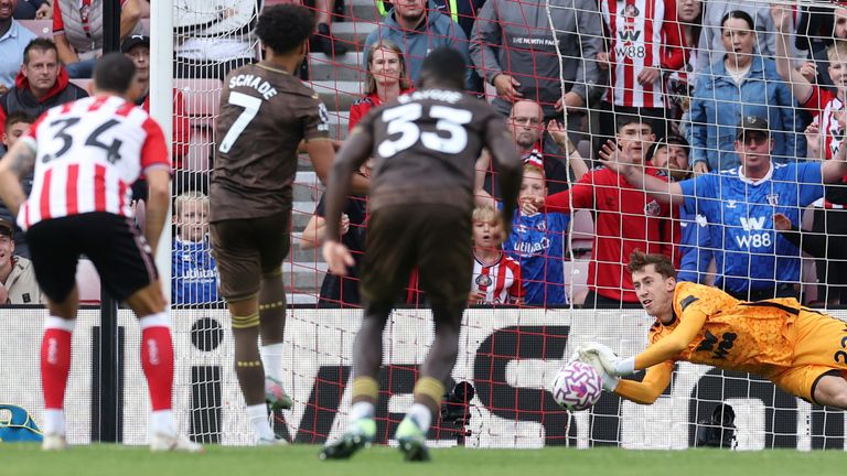 Robin Roefs of Sunderland saved a penalty kick from Kevin Schade of Brentford