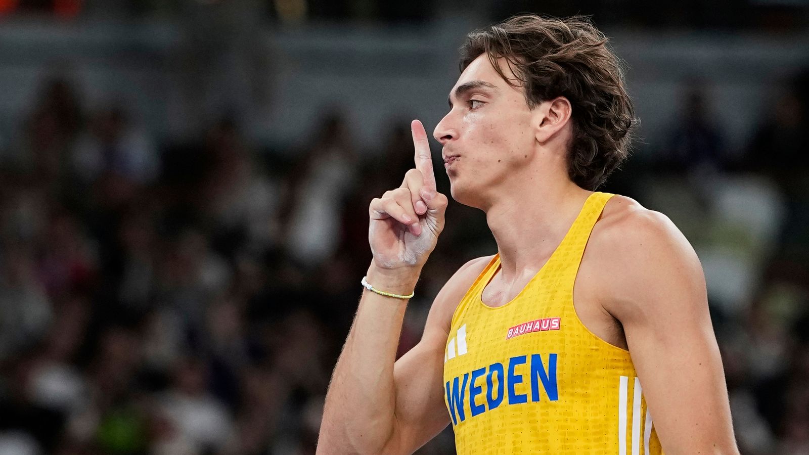 https://e0.365dm.com/25/09/1600x900/skysports-armand-duplantis_7021407.jpg?20250915143252