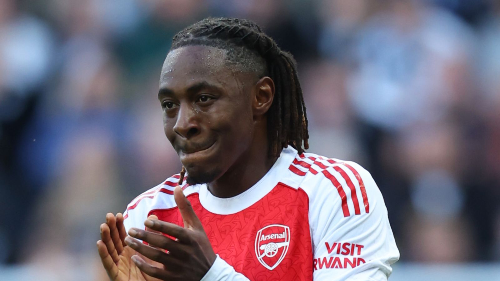 https://e0.365dm.com/25/09/1600x900/skysports-eze-arsenal-newcastle_7035462.jpg?20250928210115