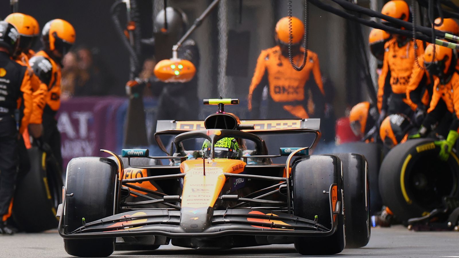 https://e0.365dm.com/25/09/1600x900/skysports-lando-norris-mclaren_7027481.jpg?20250921164116