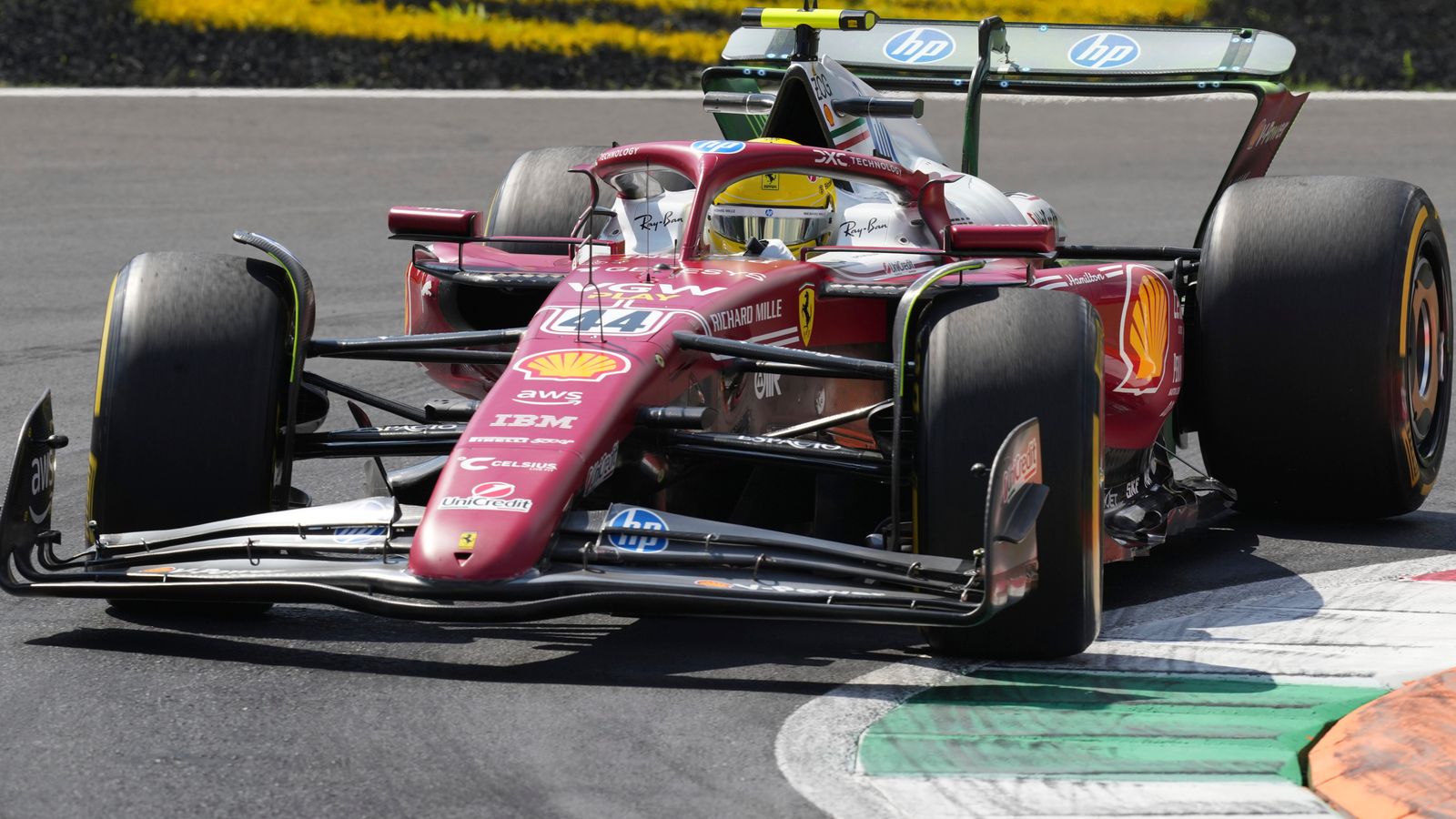 https://e0.365dm.com/25/09/1600x900/skysports-lewis-hamilton-ferrari_7011885.jpg?20250905125514