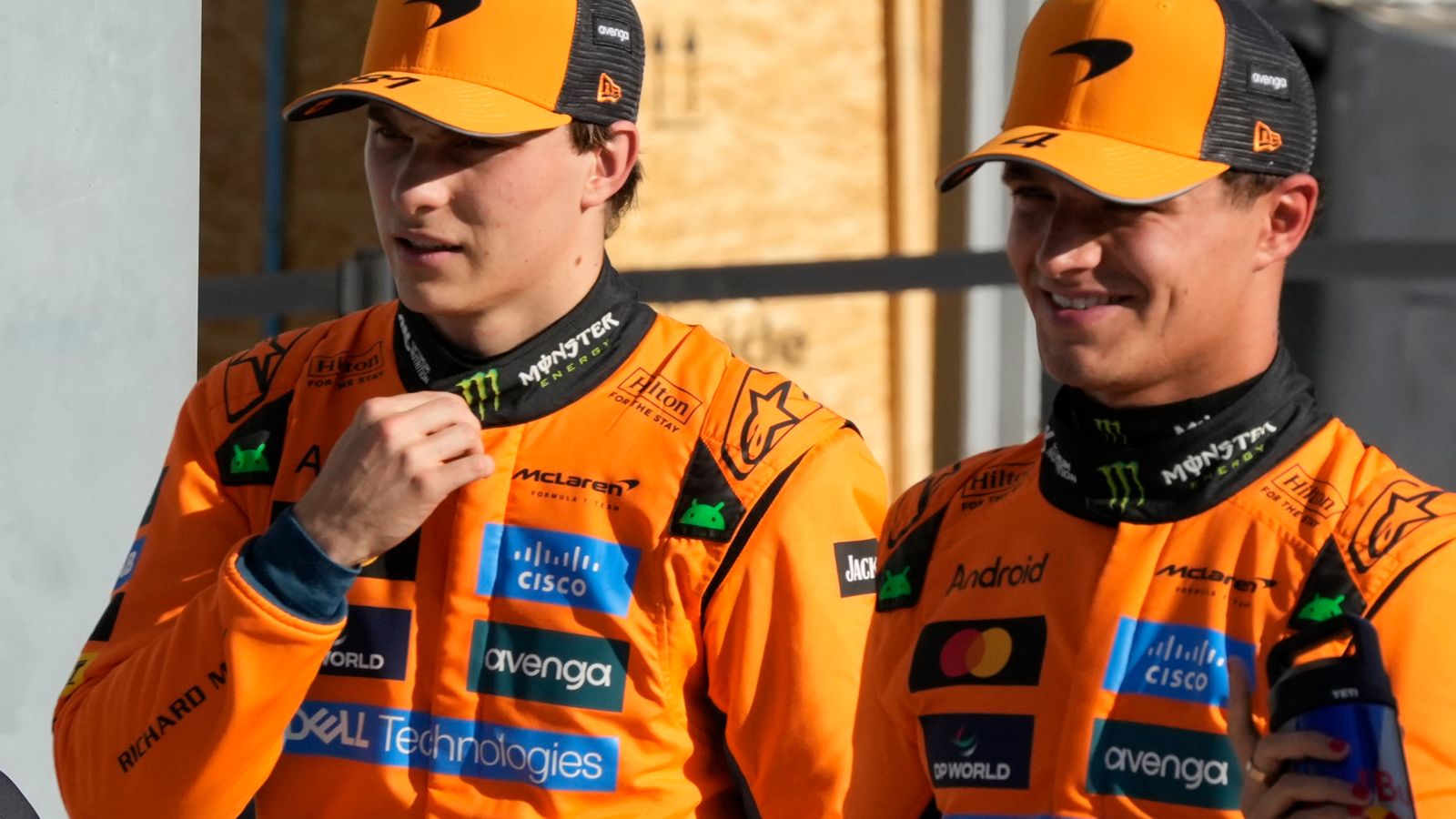 Piastri e Norris juram obedecer ordens da McLaren mesmo em disputa de título