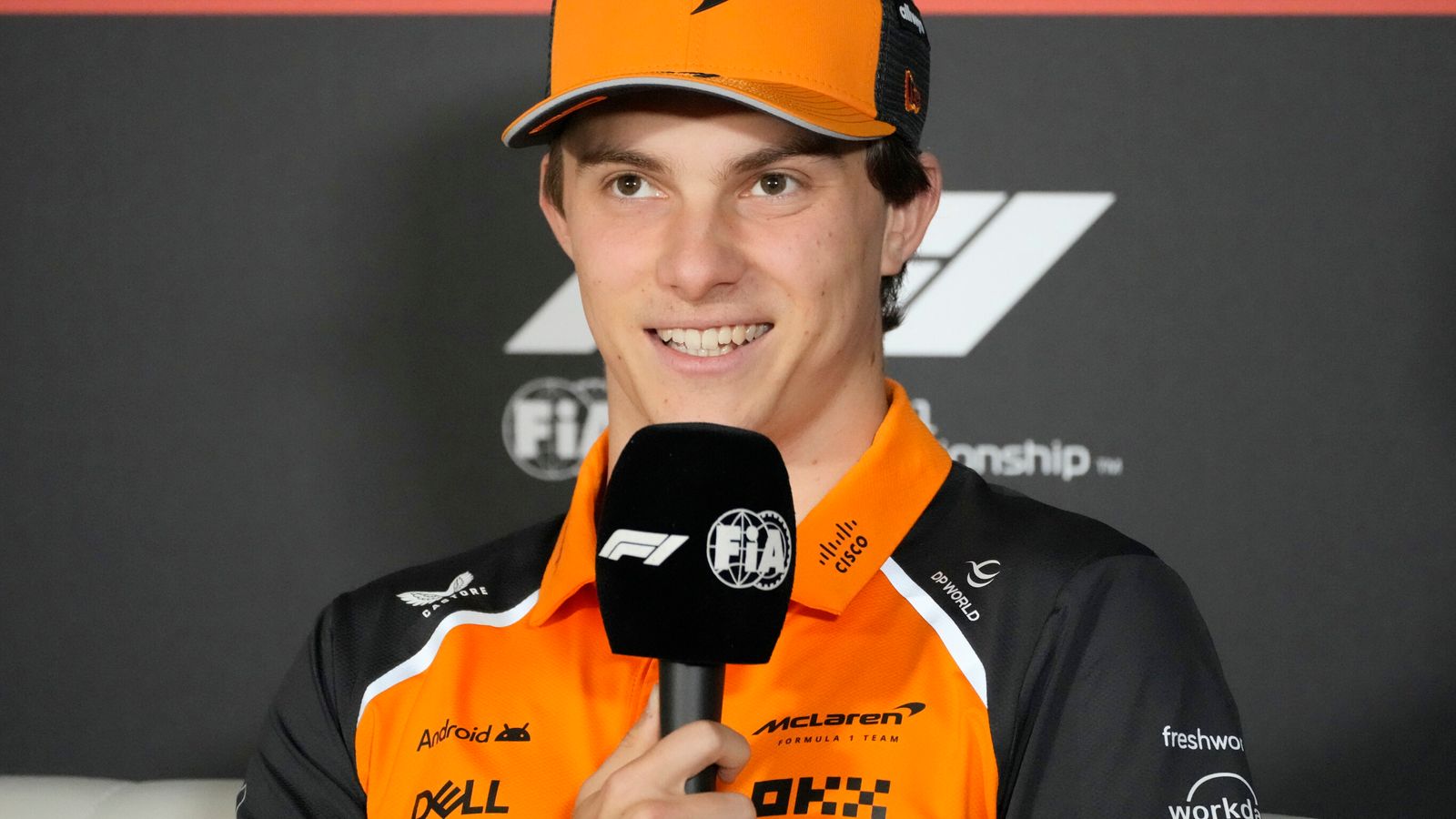 https://e0.365dm.com/25/09/1600x900/skysports-oscar-piastri-mclaren_7023908.jpg?20250918121010