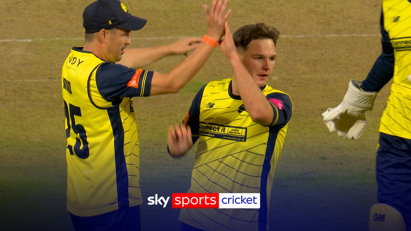 https://e0.365dm.com/25/09/1600x900/skysports-sonny-baker-wicket_7019771.jpg?20250913205306