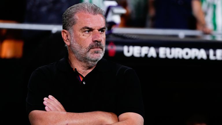 Nottingham Forest Boss Ange Postecoglou durante o empate em 2-2 contra o Betis Real